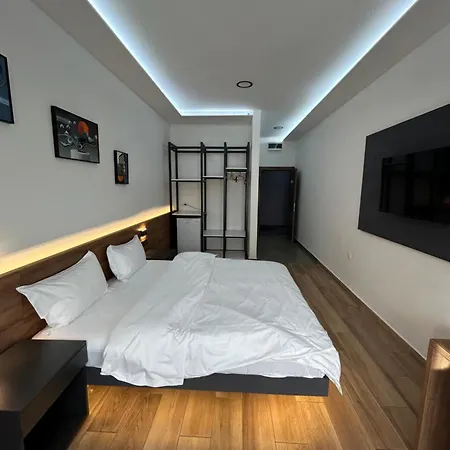 Hotel H.t *